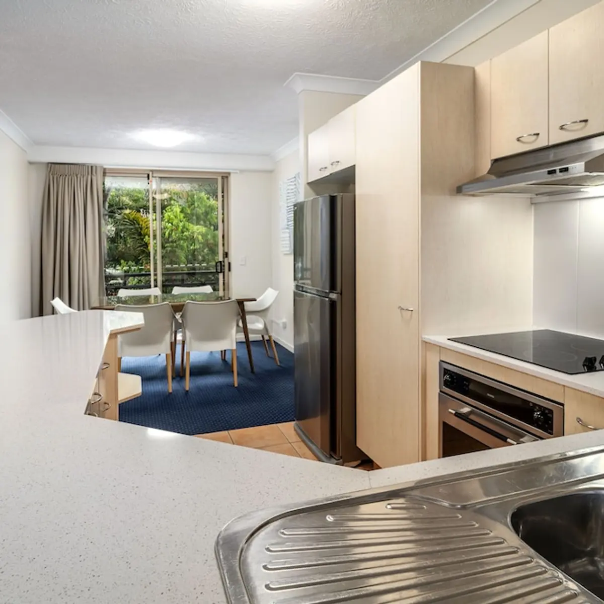 Turtle Beach Resort, Mermaid Beach, Australia 4