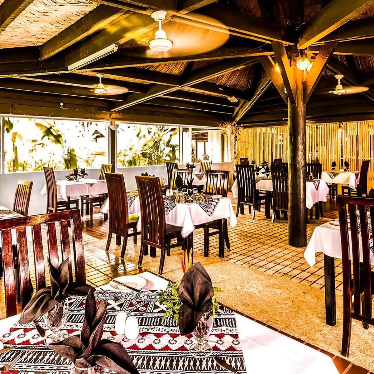 Tambua Sands Beach Resort, Coral Coast, Fiji 6