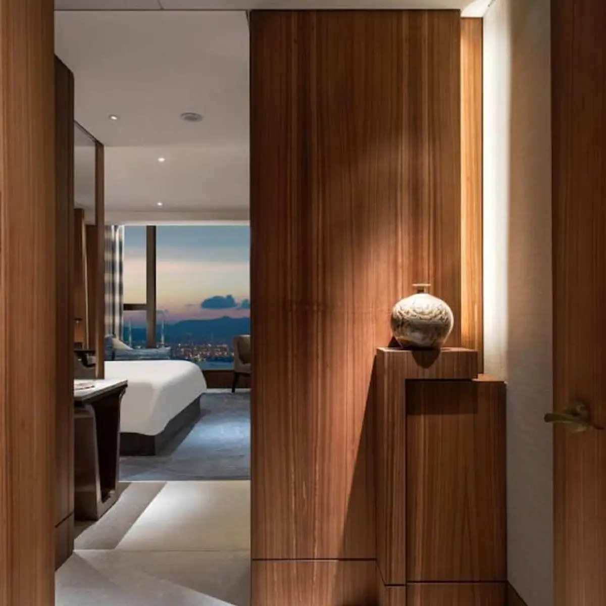 Kerry Hotel Hong Kong by Shangri-la, Kowloon, Hong Kong 3