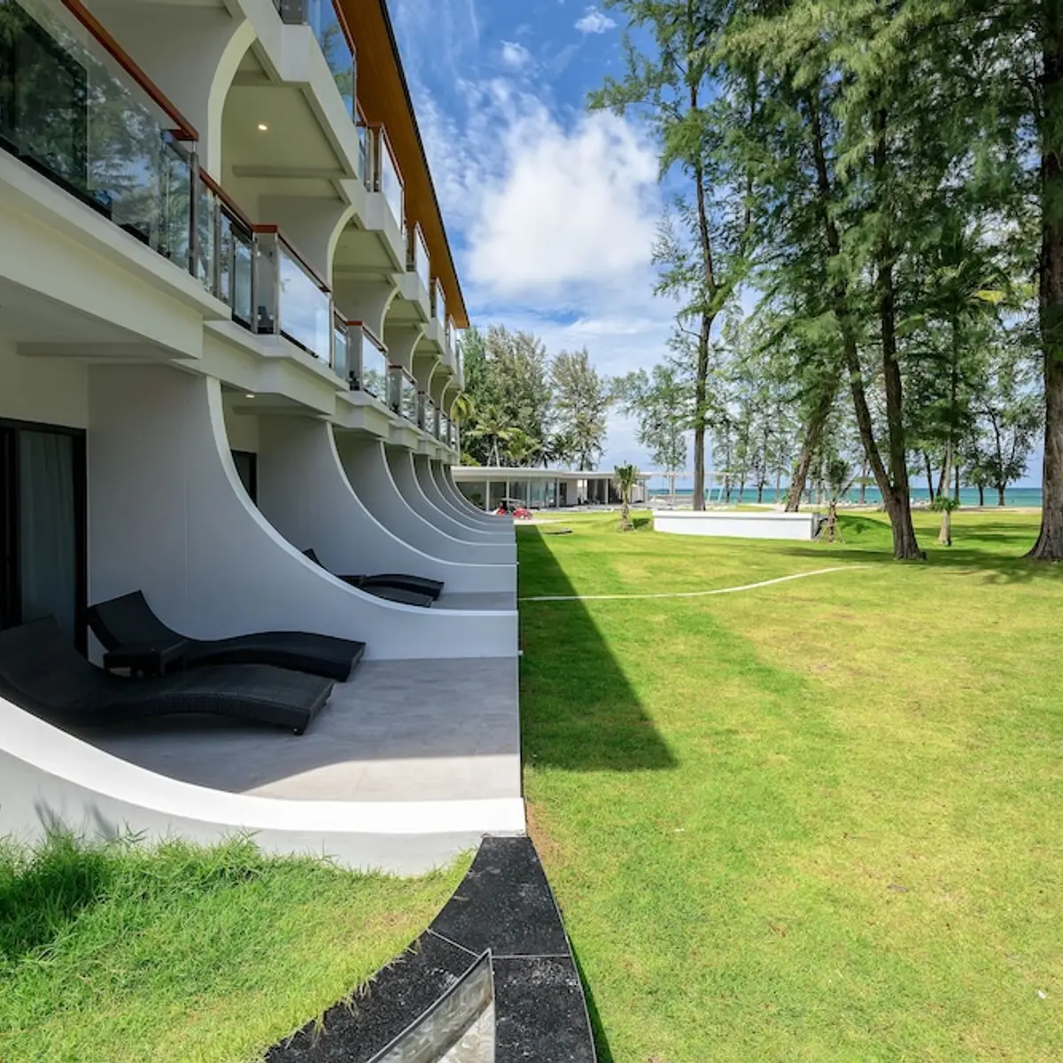 Amora Beach Resort Phuket, Choeng Thale, Thailand 7