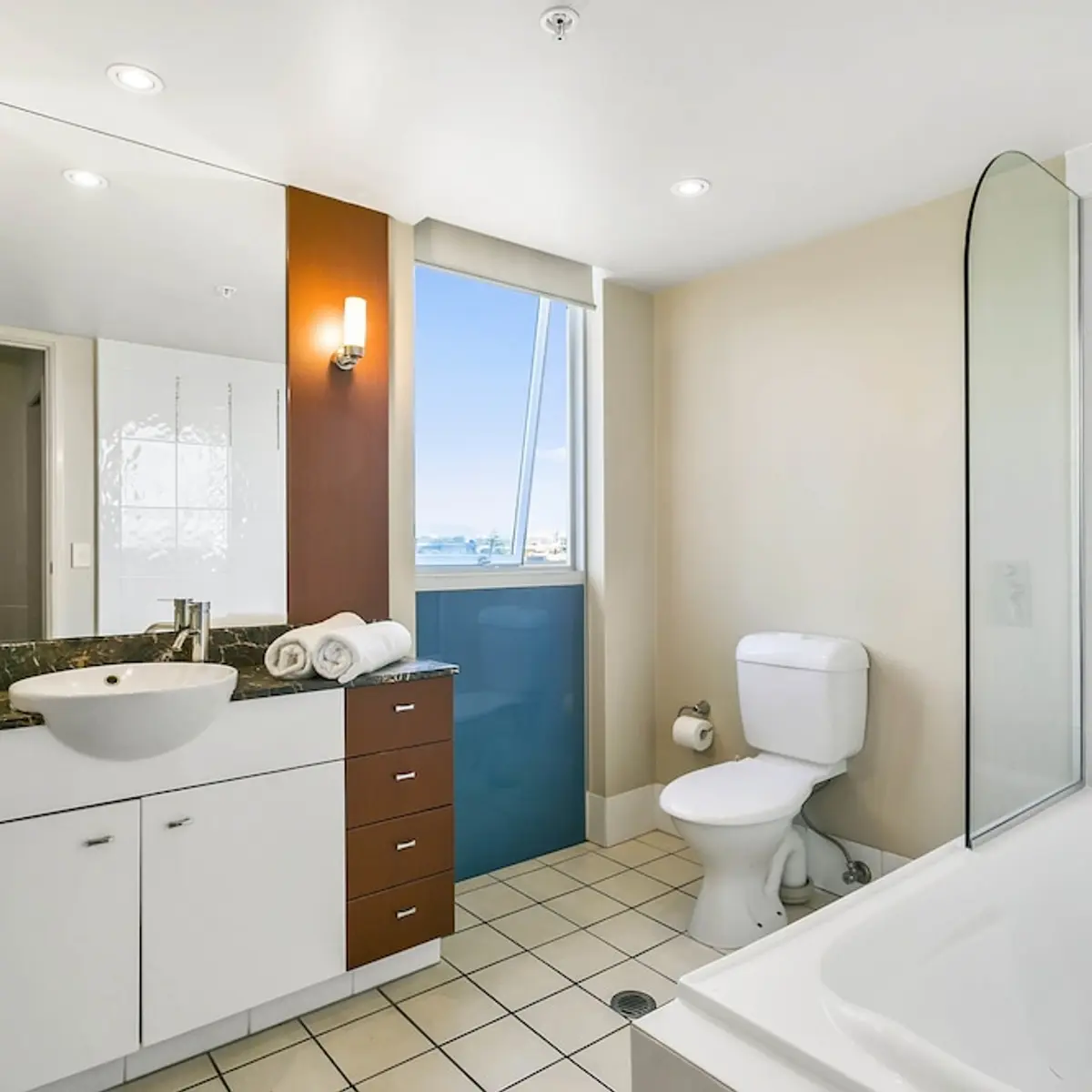 Mantra Towers of Chevron, Surfers Paradise, Australia 7