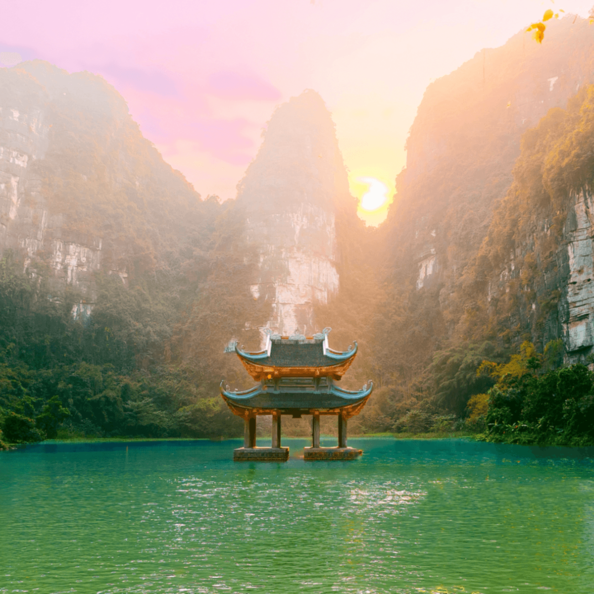 Offre à durée limitée : circuit Deluxe de 17 jours au Vietnam en 2027 avec Sapa, Huế et Hội An + séjour de 4 nuits à l’Aviary Hotel Siem Reap par  5
