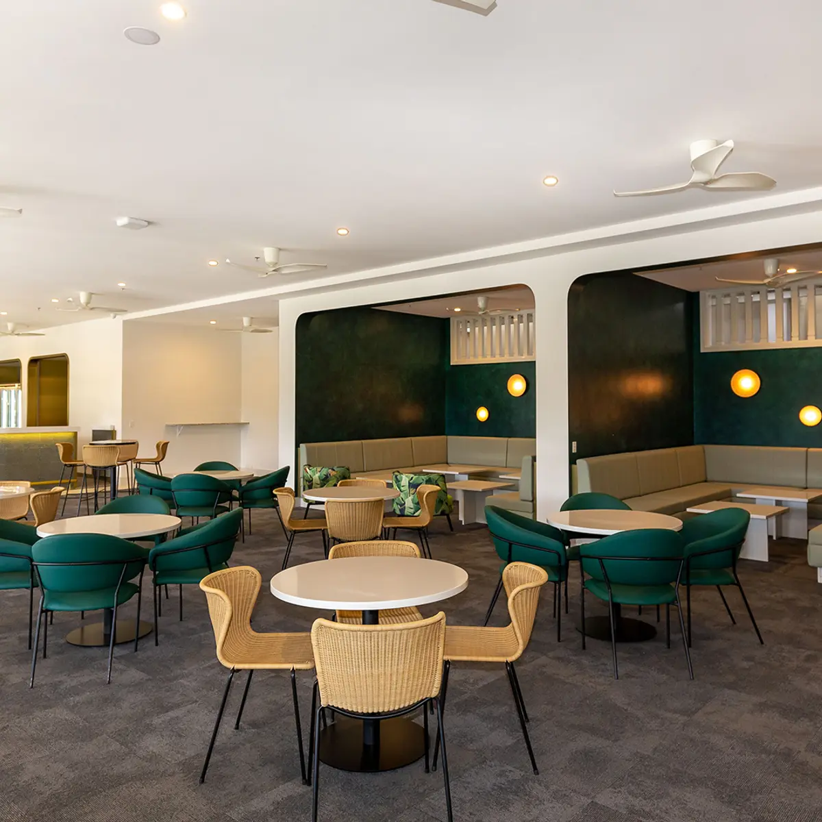 Reef View Hotel Hamilton Island, Hamilton Island, Queensland 3