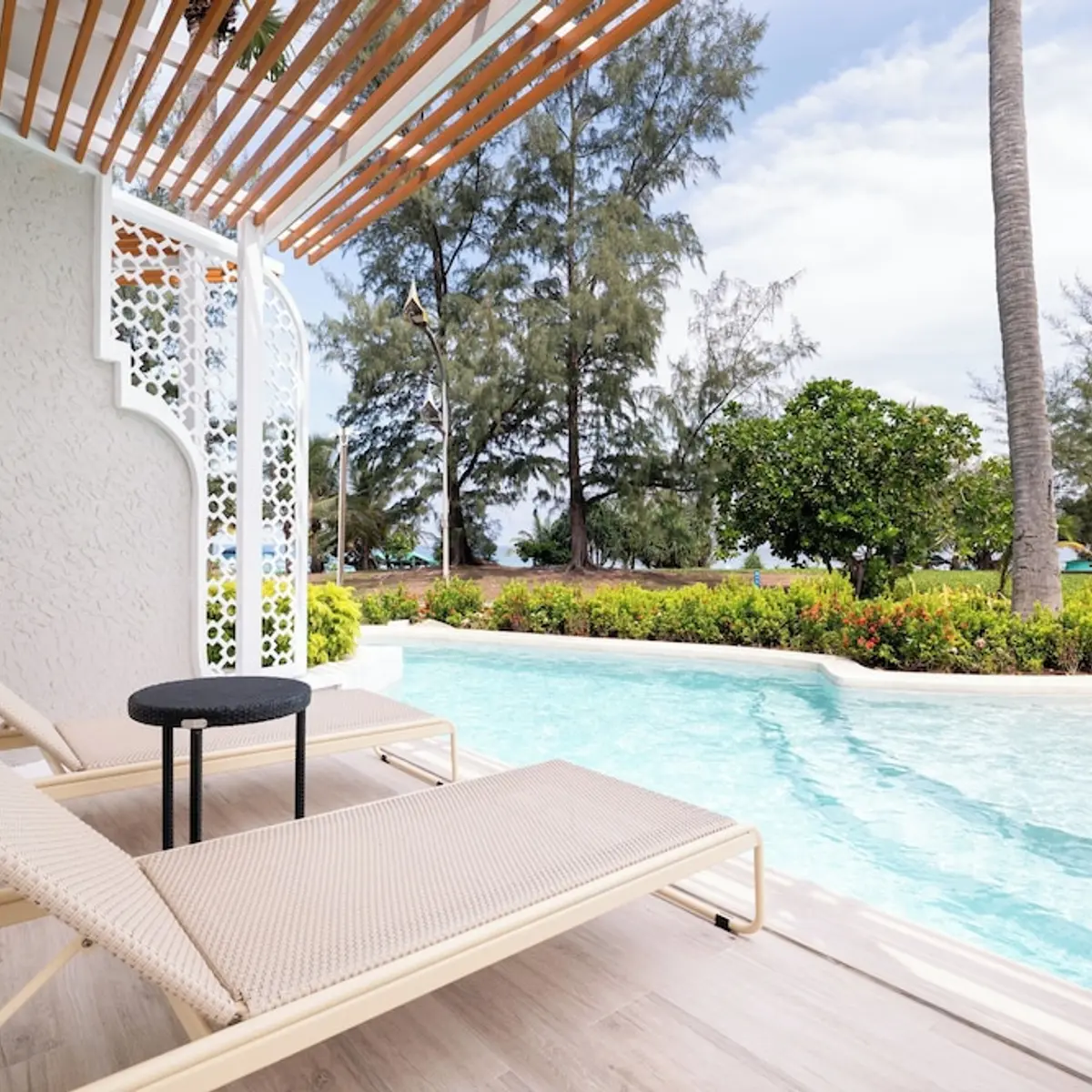 Thavorn Palm Beach Resort Phuket, Karon, Thailand 8