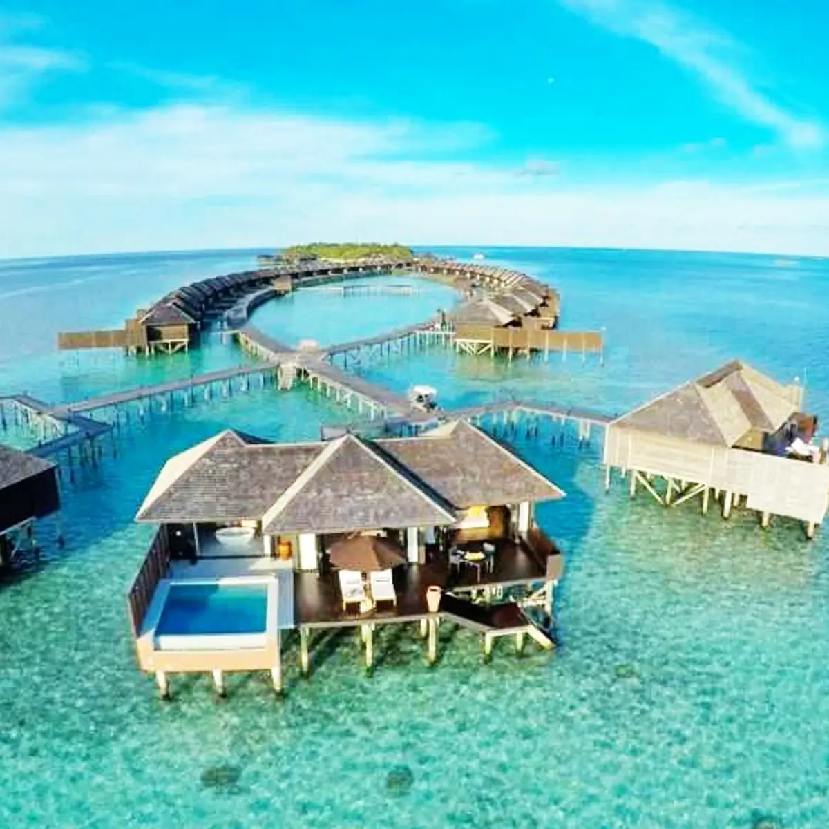 Lily Beach Resort and Spa, Huvahendhoo, Maldives 4