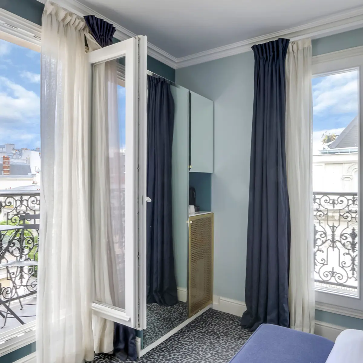 Grand Pigalle Hotel, Paris, France 7