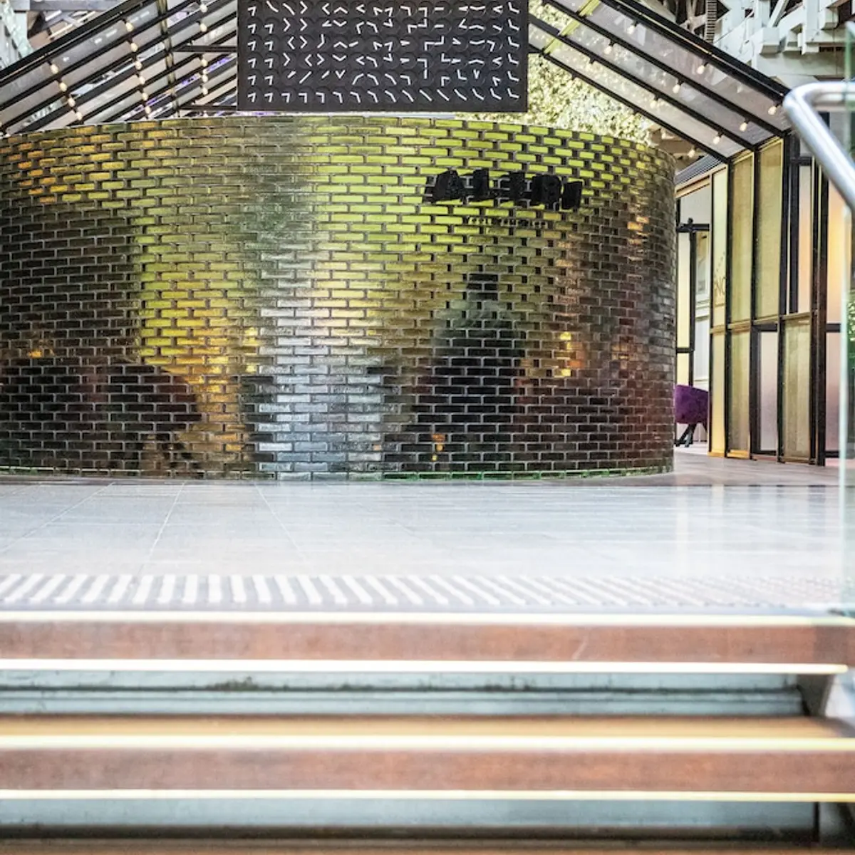 Ovolo Sydney Woolloomooloo, a Wyndham Hotel, Woolloomooloo, Australia 2