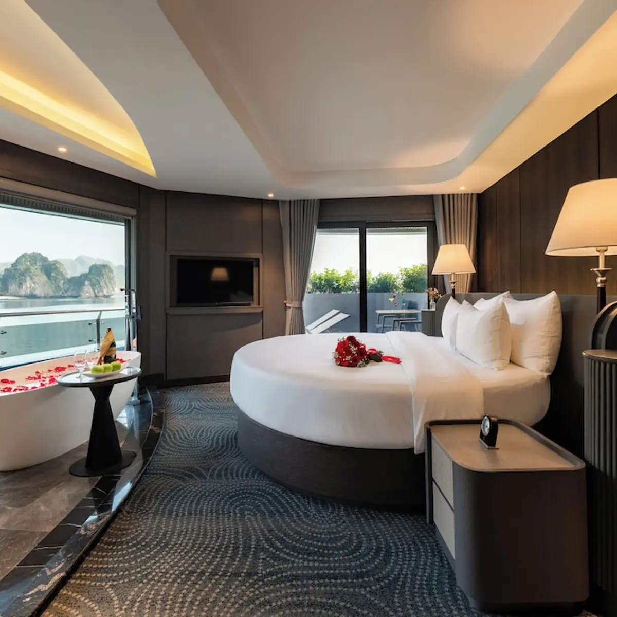 Dora Cruise, Ha Long, Vietnam 5