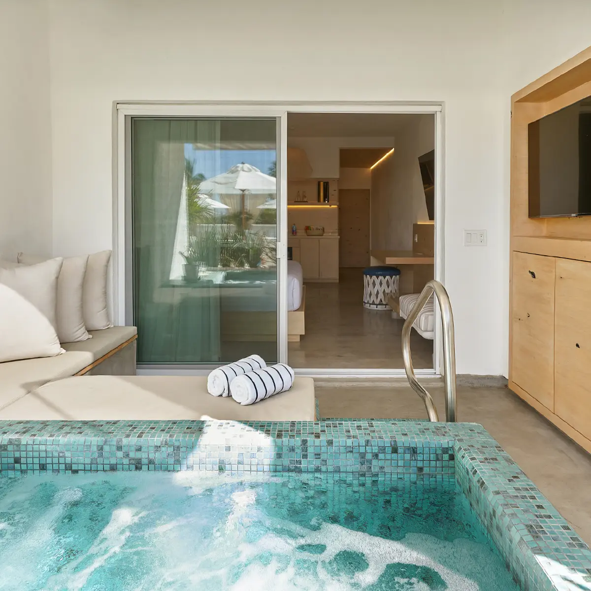 Bahia Hotel & Beach House, Cabo San Lucas, Mexico 8