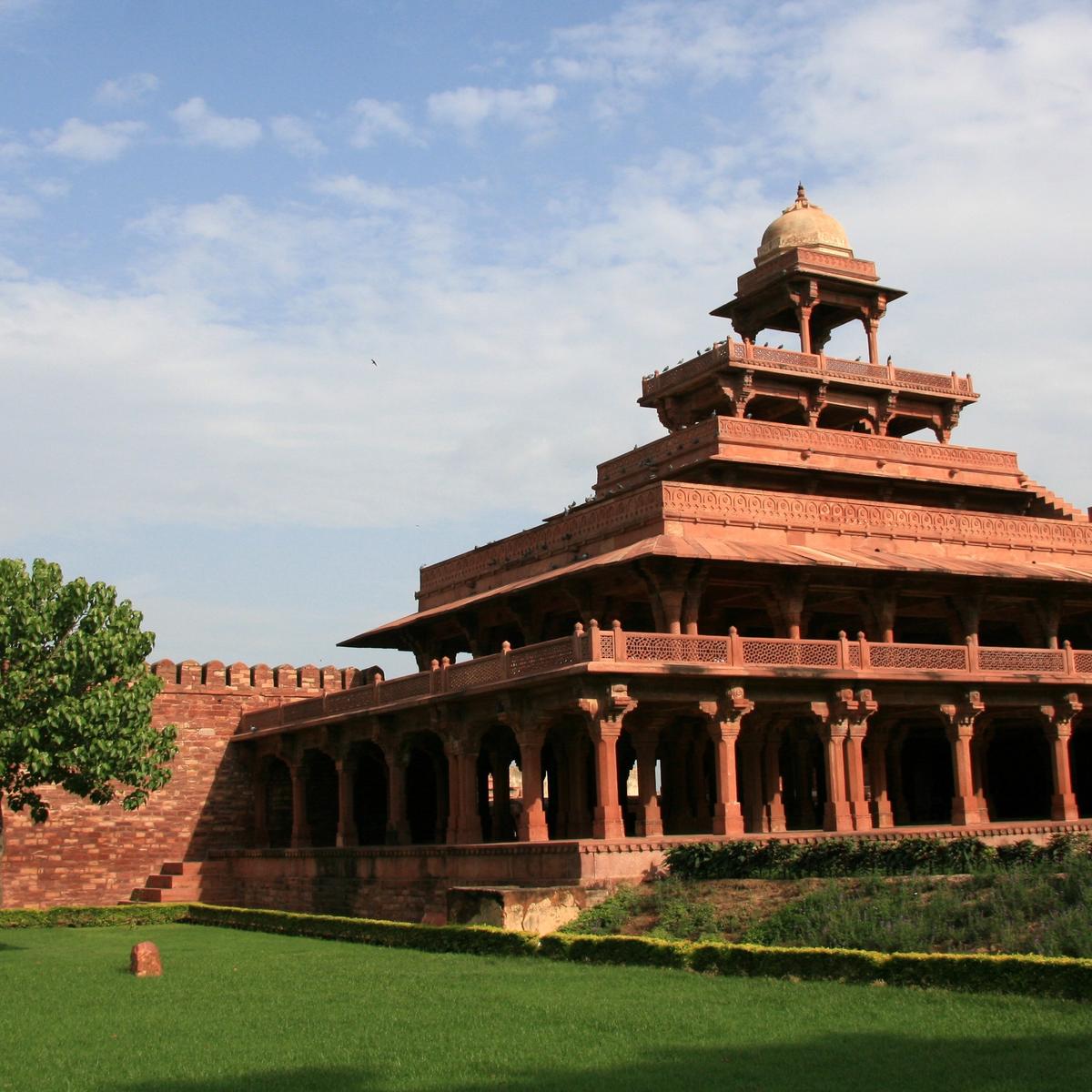 Ultra Lux – Voyage ferroviaire tout compris de 10 jours en Inde à bord du Maharajas' Express et séjour au Leela Palace par  8