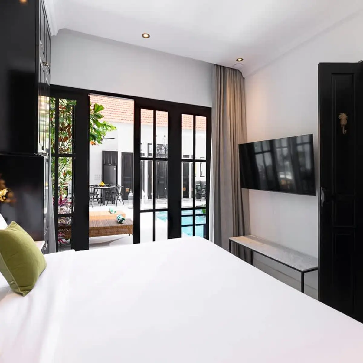 Villa Martini 1 - Walk to FINNS Beach, Dalung, Indonesia 4