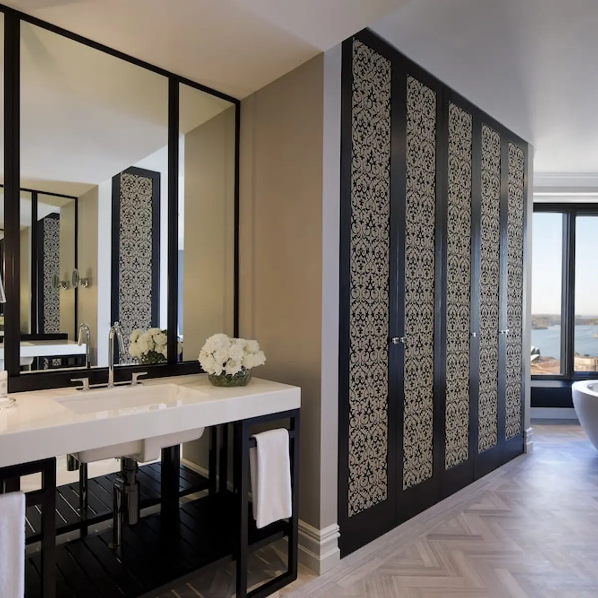 Four Seasons Hotel Sydney, Sydney, Australia 4