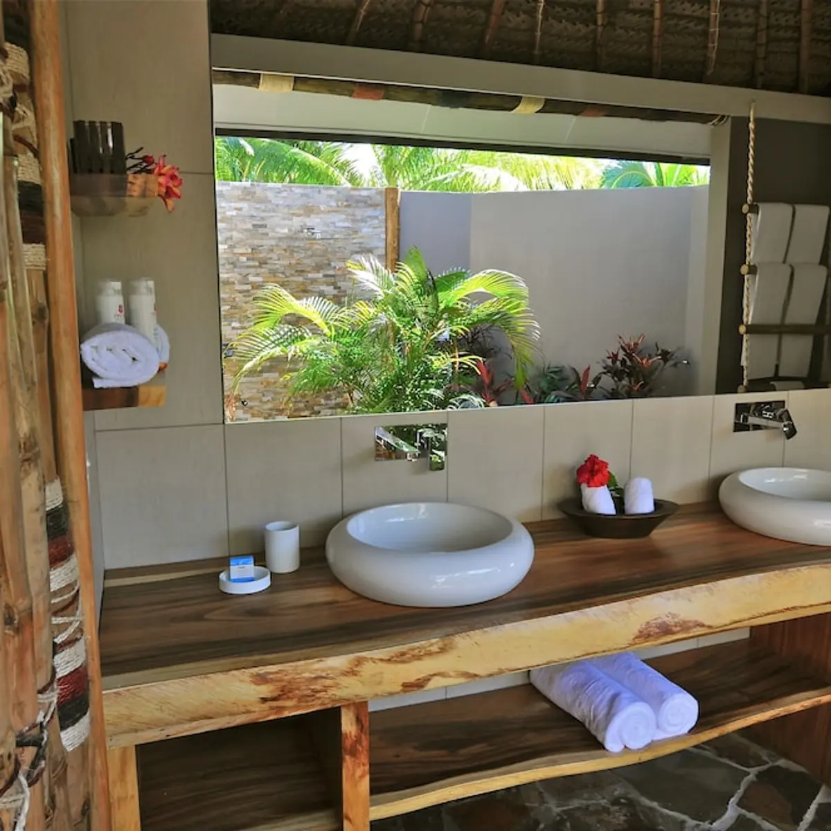 Paradise Cove Resort, Naukacuvu Island, Fiji 4