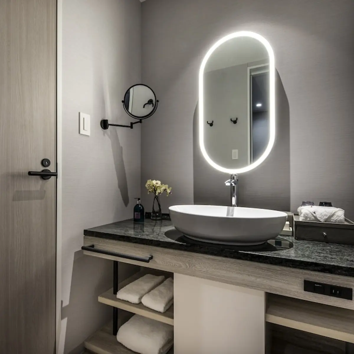 Centara Grand Hotel Osaka, Osaka, Japan 6