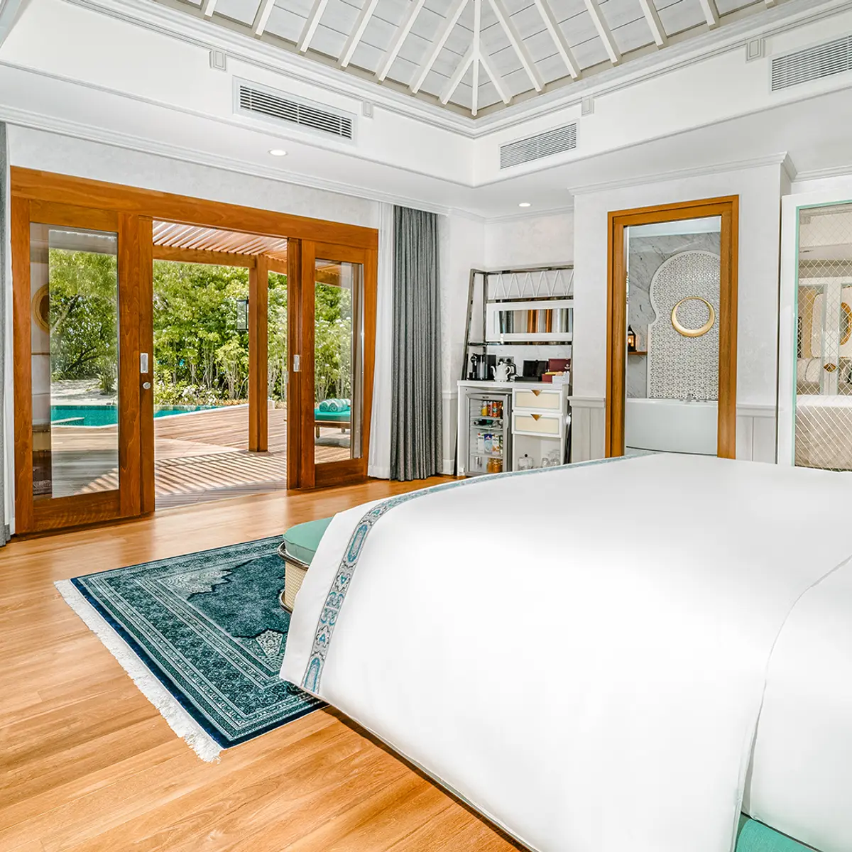 Hideaway Beach Resort and Spa, Dhonakulhi Island, Maldives 3