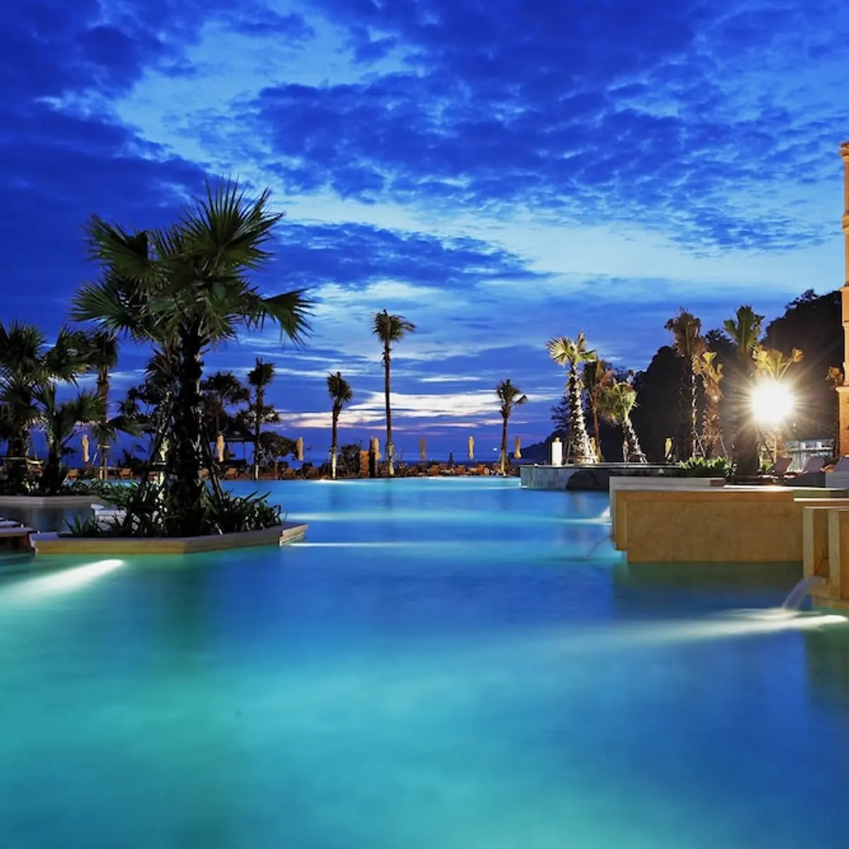 Centara Grand Beach Resort Phuket, Karon, Thailand 8
