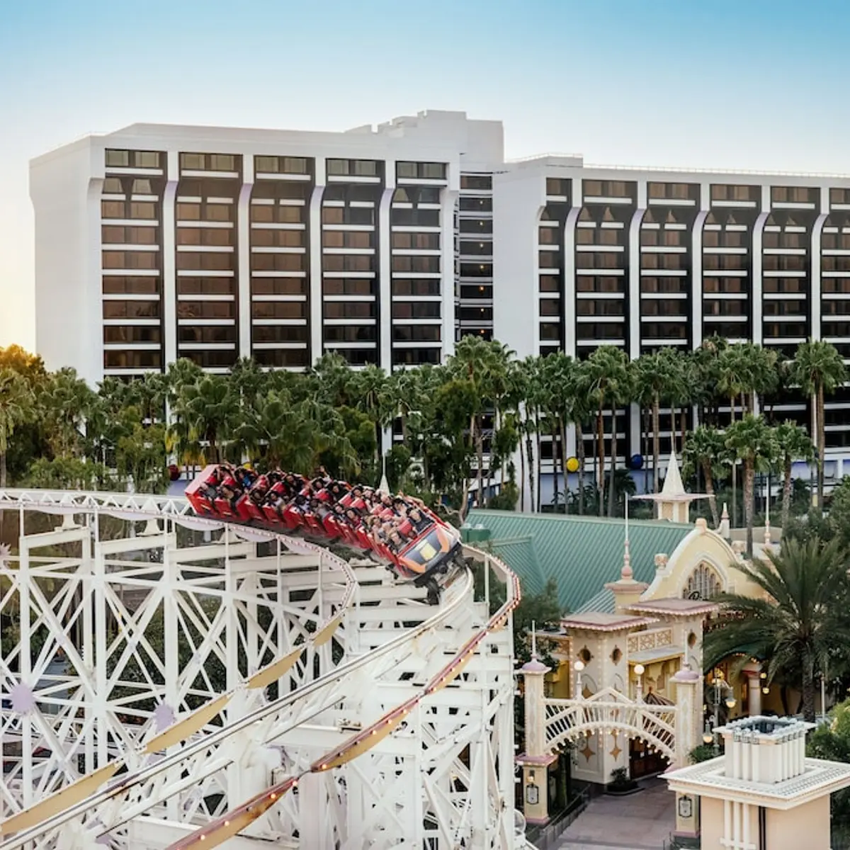 Pixar Place Hotel, Anaheim, United States 7