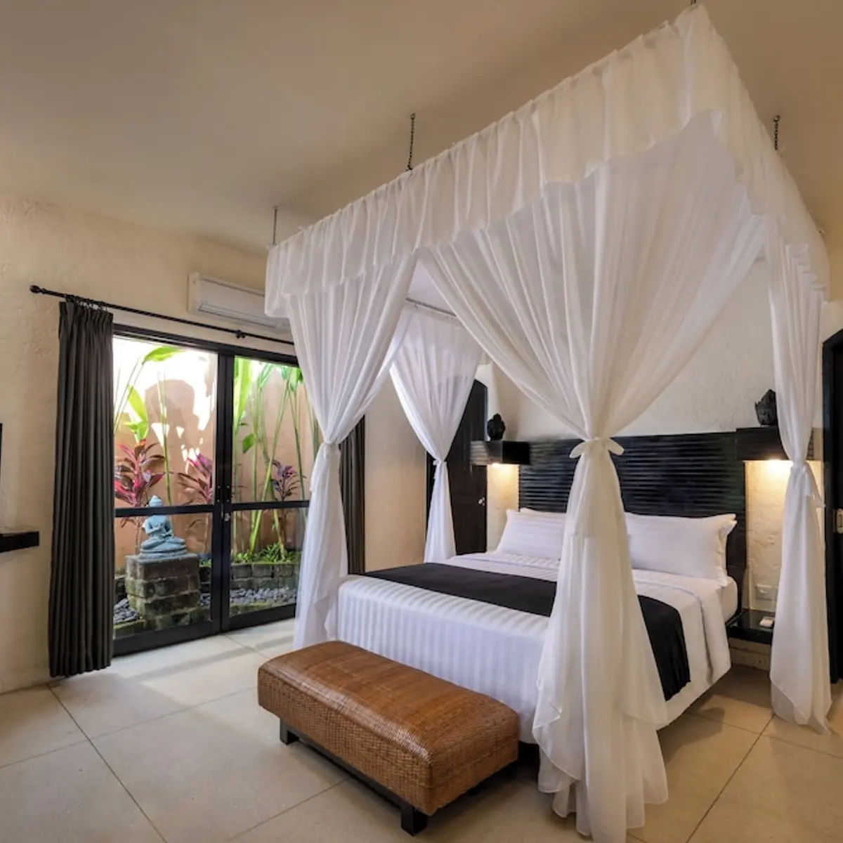 Impiana Private Villas Seminyak, Seminyak, Indonesia 8