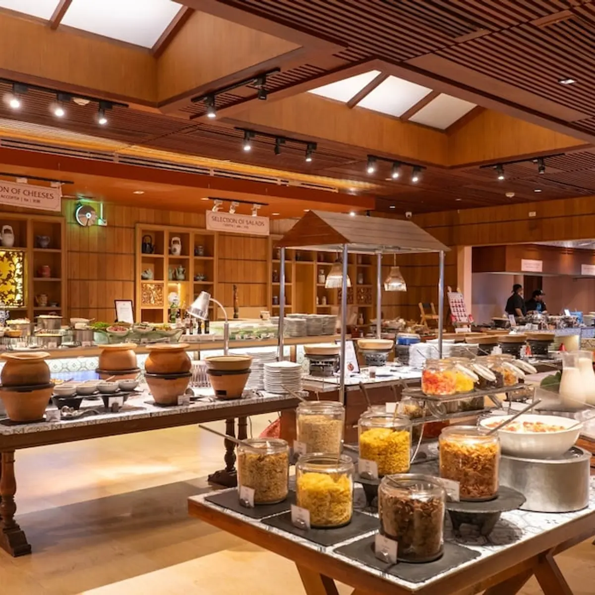 Centara Grand Beach Resort Phuket, Karon, Thailand 7