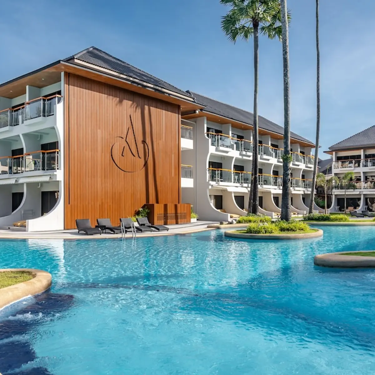 Amora Beach Resort Phuket, Choeng Thale, Thailand 4