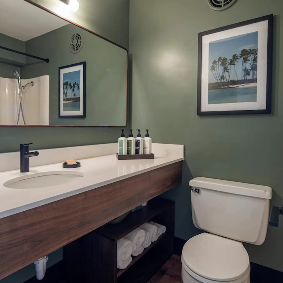 PACIFIC 19 Kona, Kailua-Kona, United States 6
