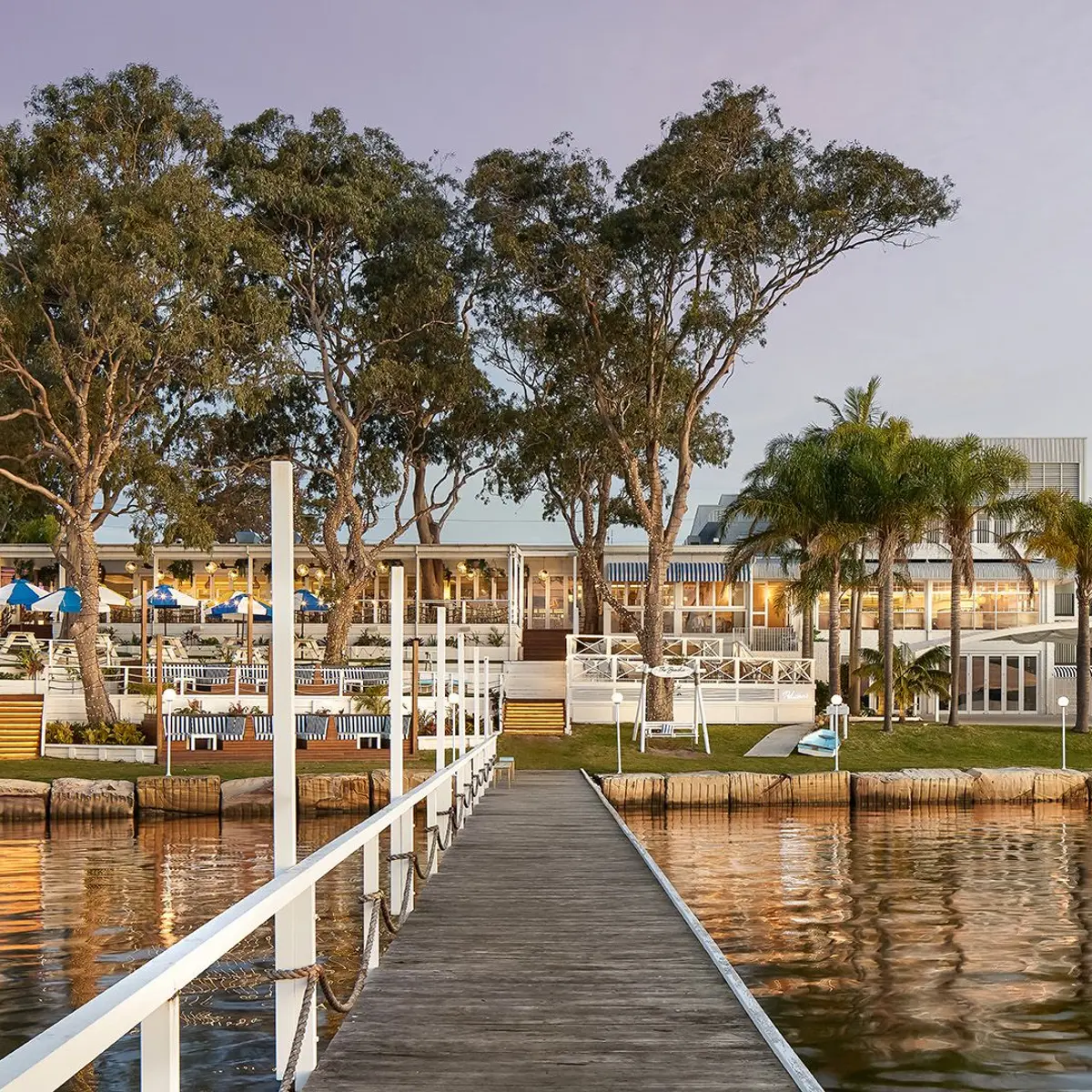 The Beachcomber Hotel & Resort, Central Coast, New South Wales 6