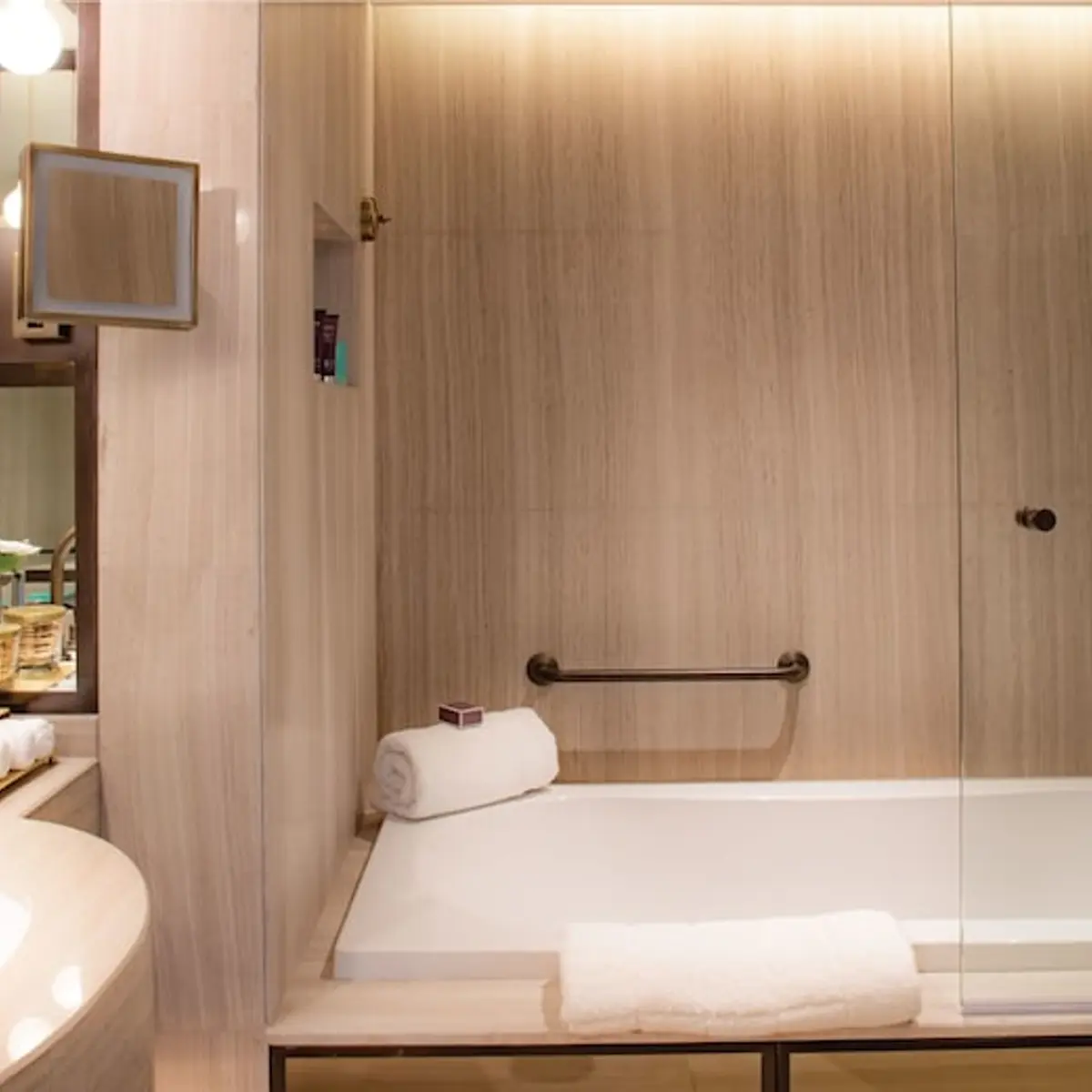 Jumeirah Beach Hotel Dubai, Dubai, United Arab Emirates 7