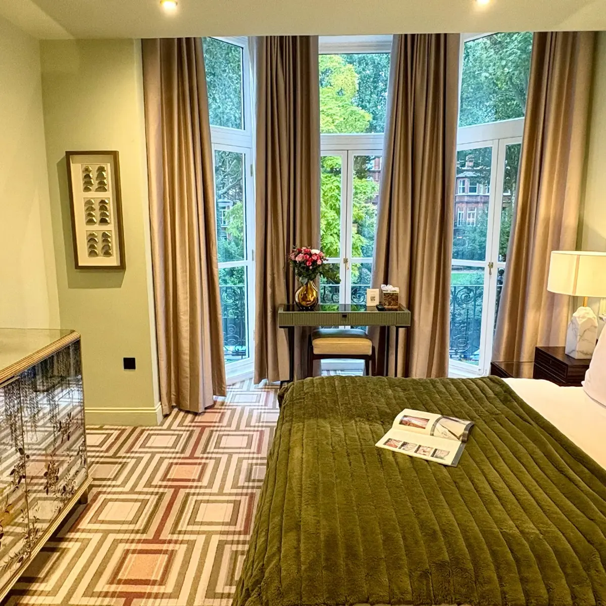 Ellen Kensington, London, United Kingdom 3