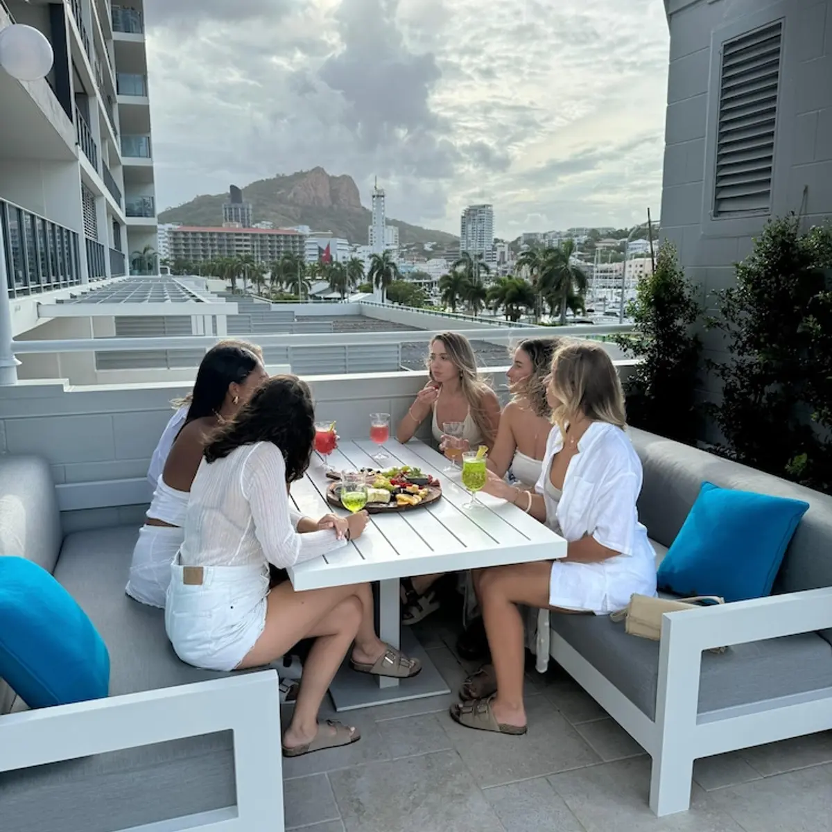 Belmoral Corporate Suites, South Townsville, Australia 6