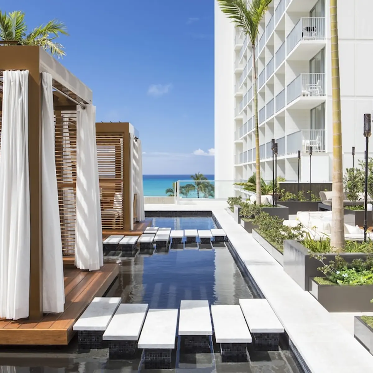 'Alohilani Resort Waikiki Beach, Honolulu, United States 1