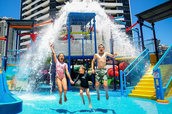 Paradise Resort, Surfers Paradise, Queensland 1