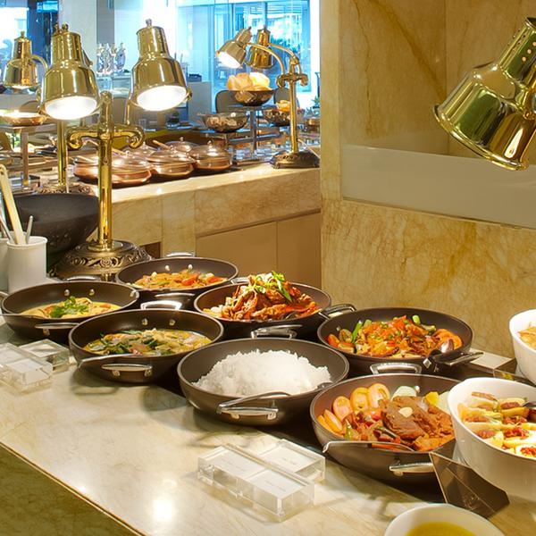 Nusa Dua: Indulge in an International Feast with an All You Can Eat Buffet at Mulia Resort 3