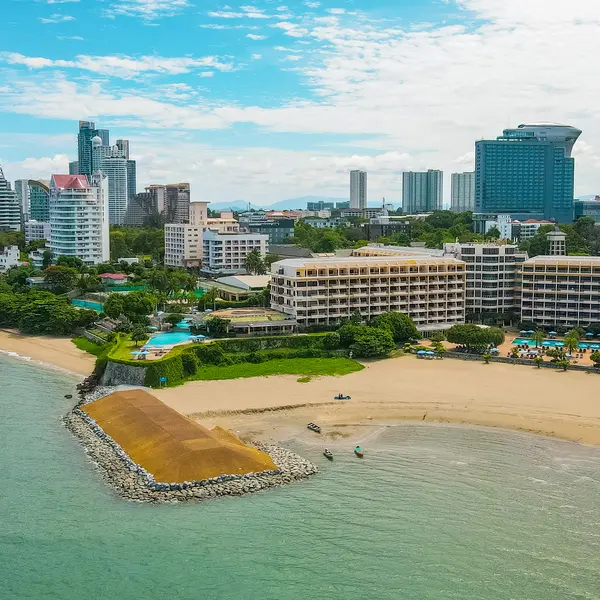 Dusit Thani Pattaya , Pattaya, Thailand 4