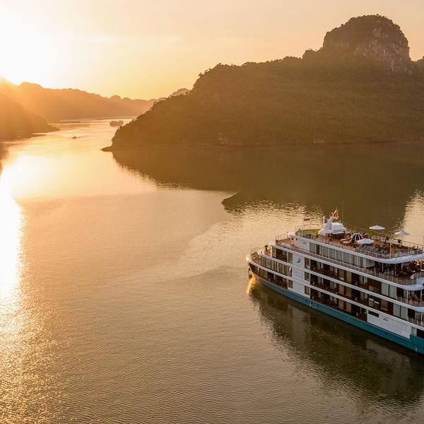 Deluxe 10-Day Vietnam Highlights 2026 with Ha Long Bay & Hoi An by  7