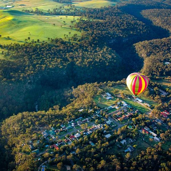 Scenic Sunrise Balloon Flight & Breakfast over Camden Valley 4