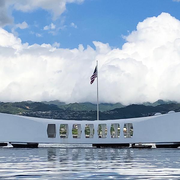 Waikiki: Roundtrip transportation from Waikiki to The Pearl Harbour National Memorial 1