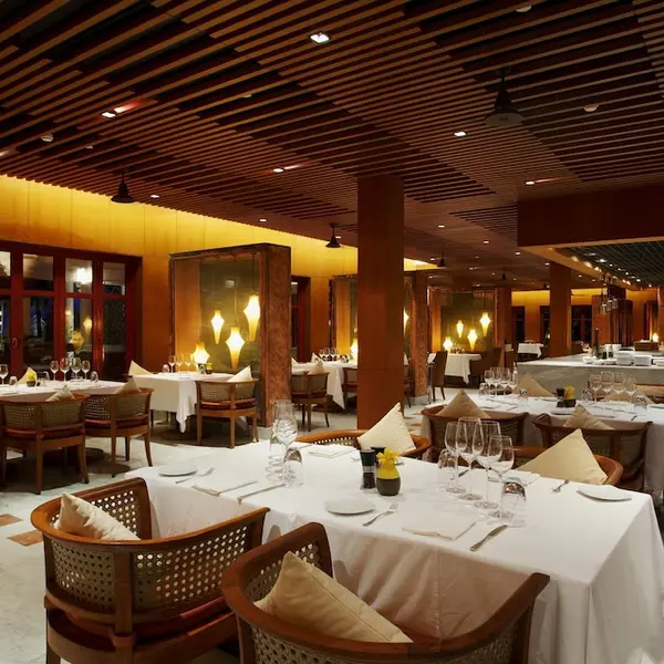 Centara Grand Beach Resort Phuket, Karon, Thailand 7