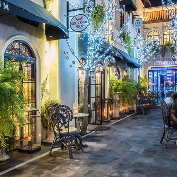 Half-Day Old Town Private Tour with Roundtrip Hotel Transfers 5