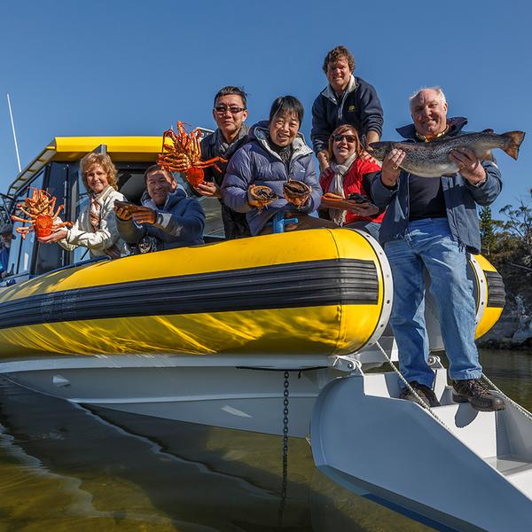 Tasmania: Full-Day Seafood Cruise with Freshly Caught Wild Abalone, Gourmet Lunch & Drinks 2