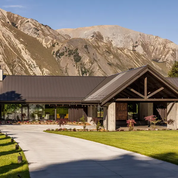 Flockhill Lodge, Lake Pearson, New Zealand 1