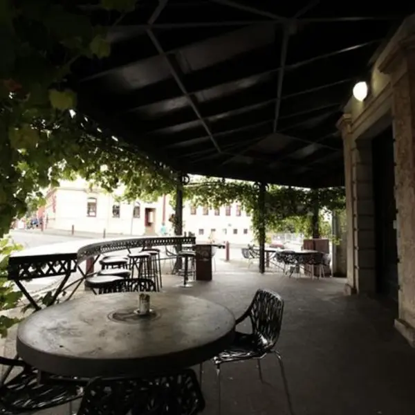 Hotel Frangos, Daylesford, Australia 8