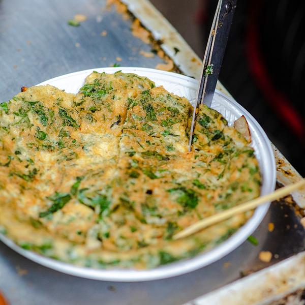 Four-Hour Private Early Morning Food Tour with Old Quarter Transfers 5