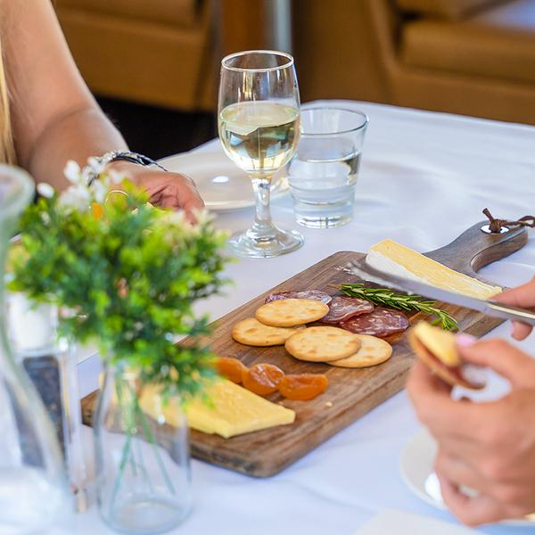 Full-Day Swan Valley Gourmet Wine Cruise with Welcome Drink & Platter Lunch 4