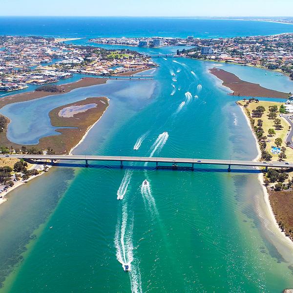 Mandurah Dolphin Cruise & Views Tour with Dolphin Guarantee 2