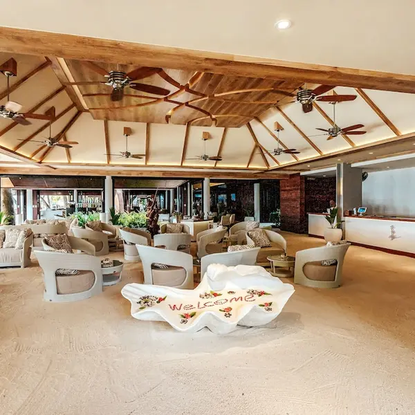 Lily Beach Resort & Spa - All Inclusive, Huvahendhoo, Maldives 5