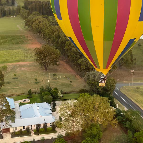 Hunter Valley: Breathtaking Sunrise Hot Air Balloon Weekday Flight with Gourmet Breakfast & Sparkling Wine Tasting 3