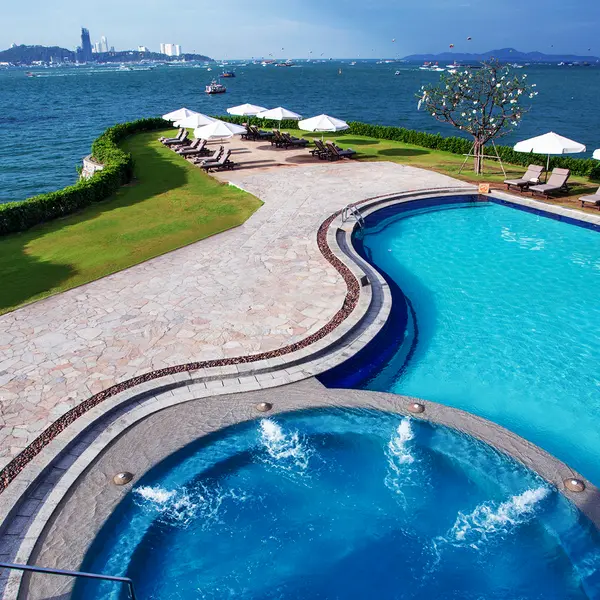 Dusit Thani Pattaya , Pattaya, Thailand 6