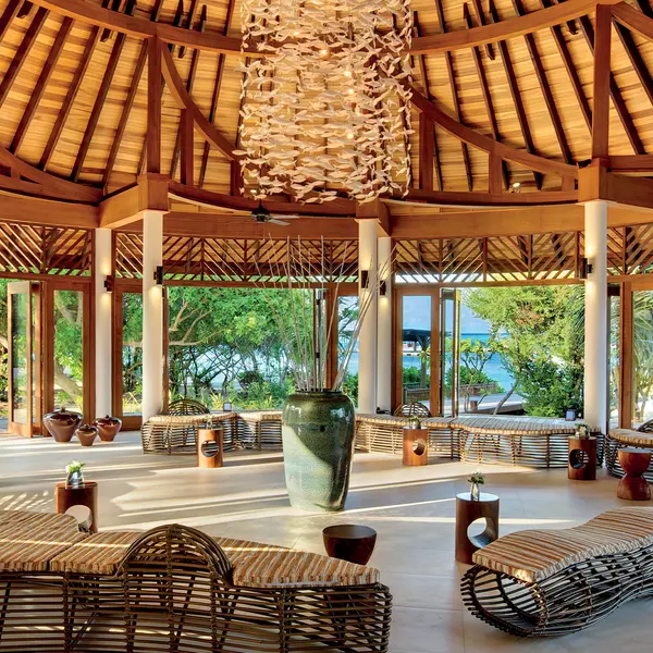 Hideaway Beach Resort & Spa, Dhonakulhi Island, Maldives 6