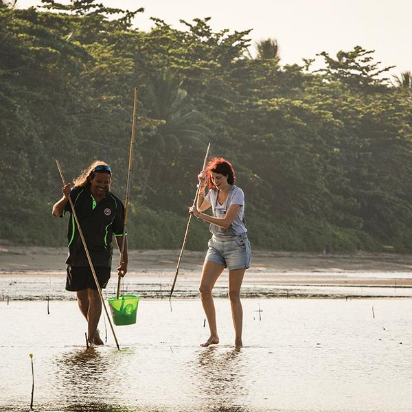 Cairns: Full-Day Daintree Dreaming Tour with Traditional Aboriginal Fishing Experience & Guided Walk  2