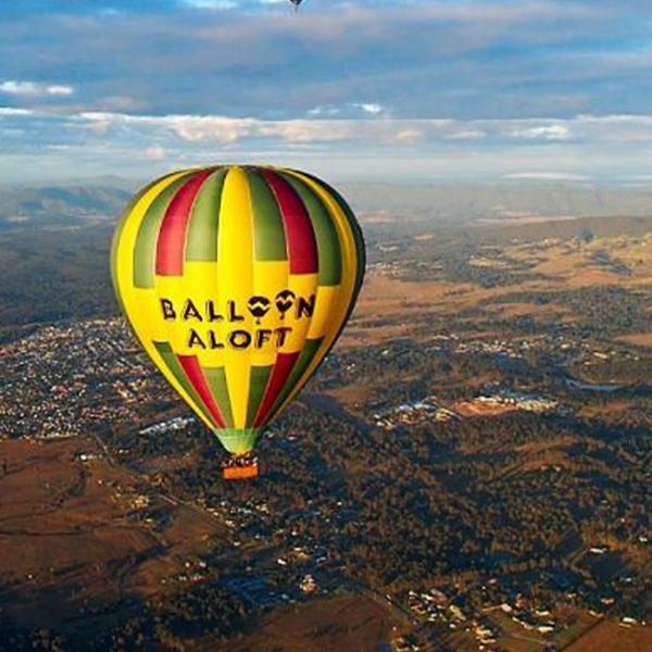 Breathtaking Sunrise Hot Air Balloon Flight with Gourmet Breakfast & Sparkling Wine Tasting 3